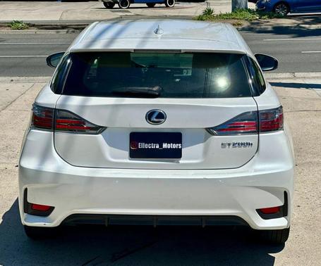 White 2016 Lexus CT 200h Base