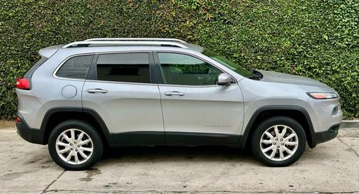 2014 Jeep Cherokee Sport