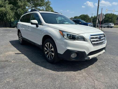 White 2017 Subaru Outback 2.5i Limited