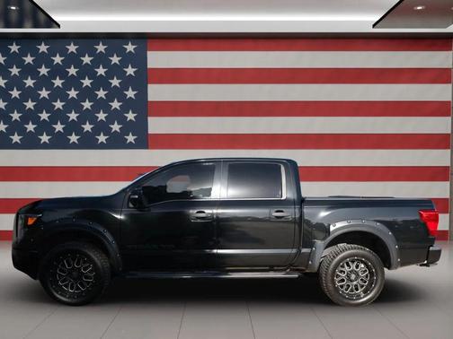 2018 Nissan Titan SV