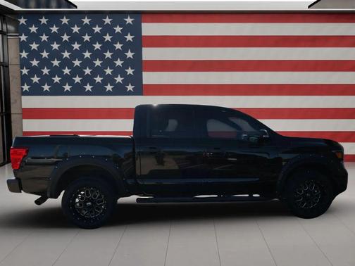 2018 Nissan Titan SV