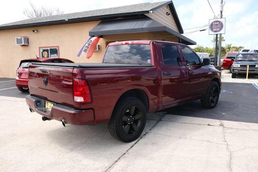 Brilliant Black Crystal Pearlcoat 2017 RAM 1500 Express