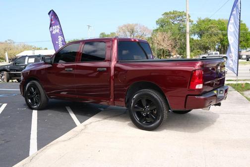 Brilliant Black Crystal Pearlcoat 2017 RAM 1500 Express