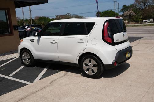 Clear White 2016 Kia Soul Base