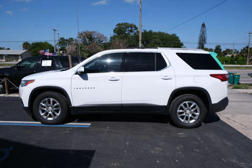 Summit White 2018 Chevrolet Traverse LT Cloth