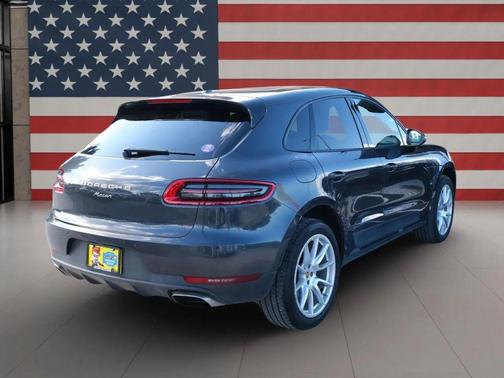 2017 Porsche Macan Sport Utility 4D