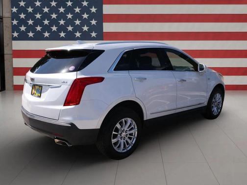 2017 Cadillac XT5 Base