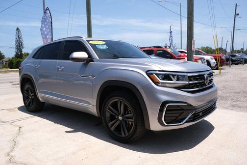 Silver Metallic 2020 Volkswagen Atlas Cross Sport 3.6L V6 SE w/Technology R-Line