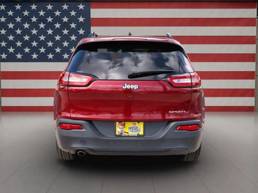 2016 Jeep Cherokee Sport