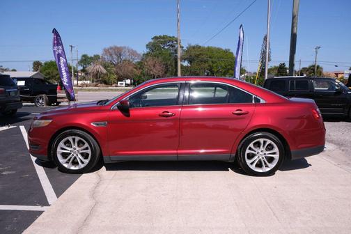 Ruby Red Metallic 2013 Ford Taurus SEL