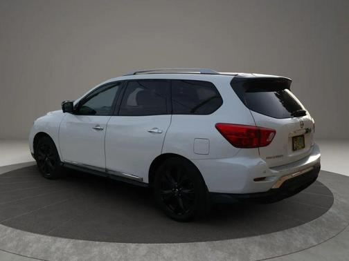 2017 Nissan Pathfinder Platinum