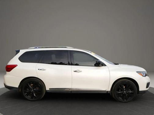 2017 Nissan Pathfinder Platinum