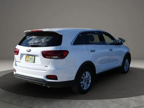 2020 Kia Sorento LX