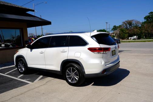 Blizzard Pearl 2019 Toyota Highlander XLE
