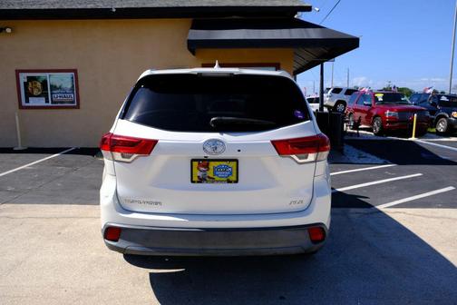 Blizzard Pearl 2019 Toyota Highlander XLE
