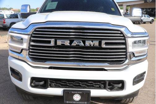 Bright White Clearcoat 2024 RAM 2500 Laramie