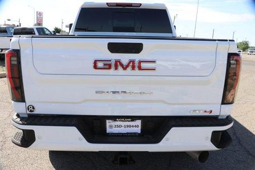 2025 GMC Sierra 2500 AT4