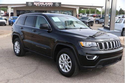 Diamond Black 2022 Jeep Grand Cherokee WK Laredo