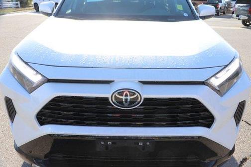 2025 Toyota RAV4 Hybrid SE