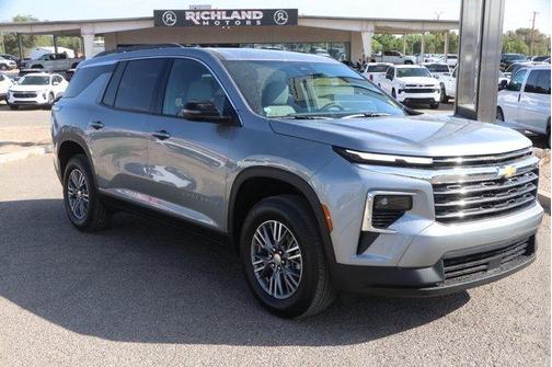 Sterling Gray Metallic 2026 Chevrolet Traverse LT