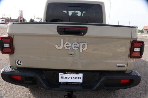Limited Edition Gobi Clearcoat 2022 Jeep Gladiator Overland