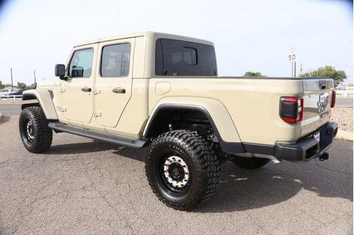 Limited Edition Gobi Clearcoat 2022 Jeep Gladiator Overland