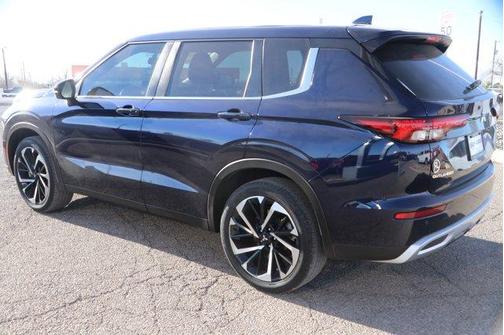 2023 Mitsubishi Outlander SE