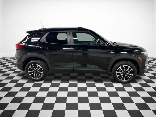 Mosaic Black Metallic 2025 Chevrolet Trailblazer LT