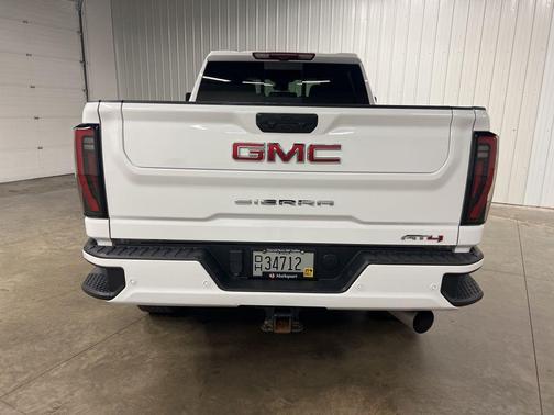 2024 GMC Sierra 2500 AT4