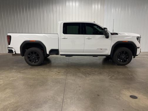 2024 GMC Sierra 2500 AT4