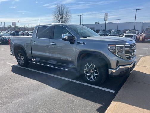 2024 GMC Sierra 1500 SLT
