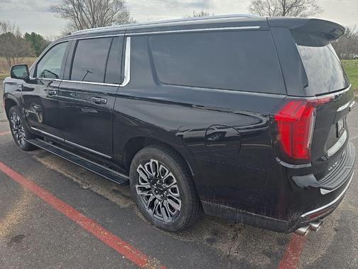 Onyx Black 2023 GMC Yukon XL Denali Ultimate