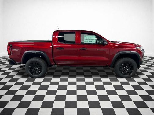 Radiant Red Tintcoat 2026 Chevrolet Colorado Trail Boss