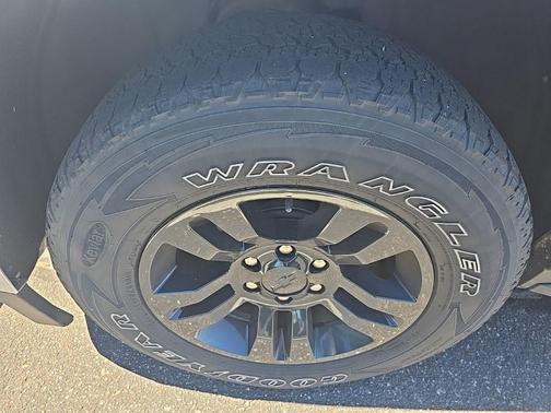 Silver Ice Metallic 2020 Chevrolet Suburban LT