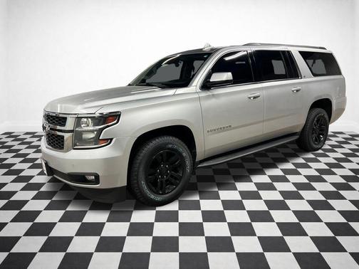 Silver Ice Metallic 2020 Chevrolet Suburban LT
