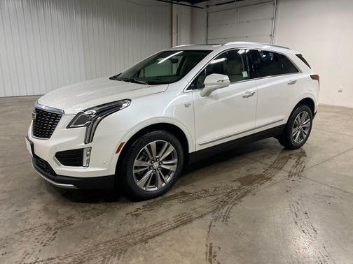 Crystal White Tricoat 2026 Cadillac XT5 Premium Luxury