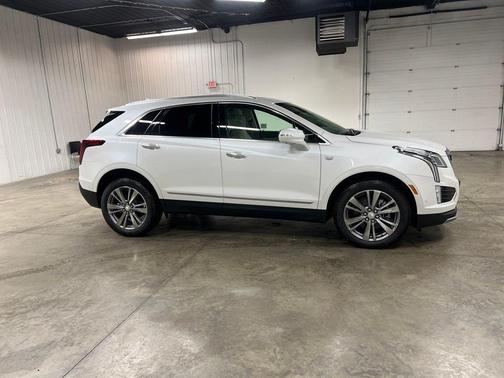 Crystal White Tricoat 2026 Cadillac XT5 Premium Luxury