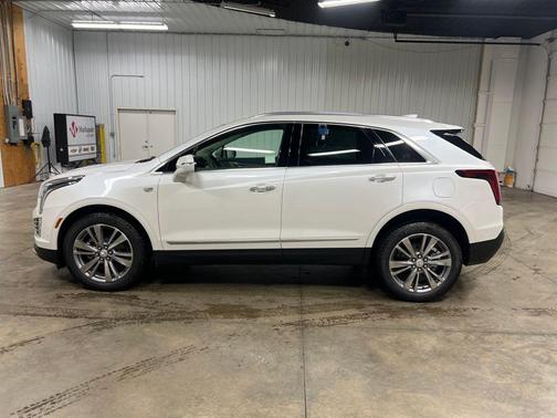 Crystal White Tricoat 2026 Cadillac XT5 Premium Luxury