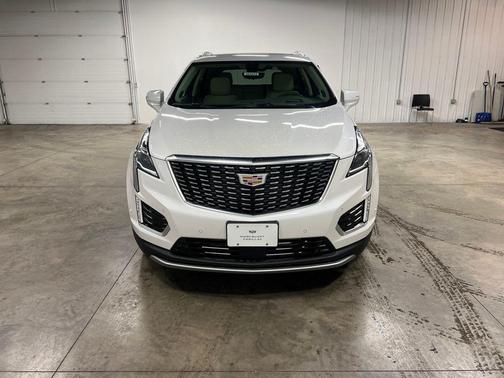 Crystal White Tricoat 2026 Cadillac XT5 Premium Luxury