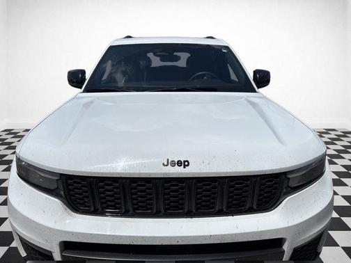 Bright White Clearcoat 2023 Jeep Grand Cherokee L Altitude