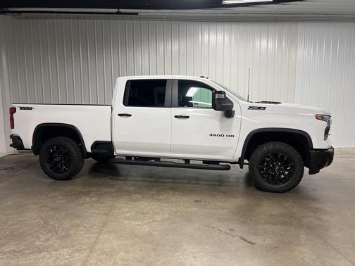 2026 Chevrolet Silverado 3500 LT