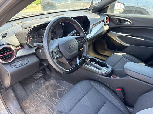 Sterling Gray Metallic 2025 Chevrolet Trax FWD 1RS