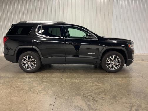 2023 GMC Acadia AWD SLT