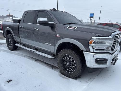 2019 RAM 2500 Laramie Crew Cab 4x4 6'4' Box