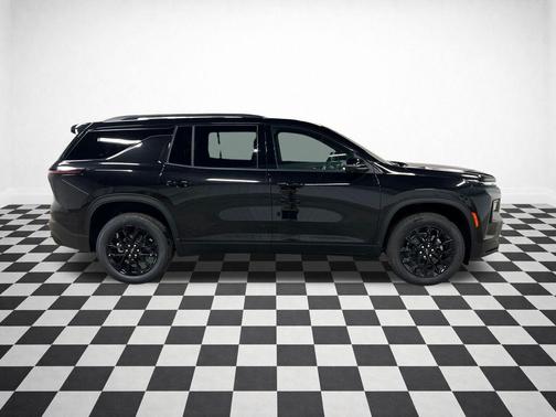 Mosaic Black Metallic 2026 Chevrolet Traverse LT