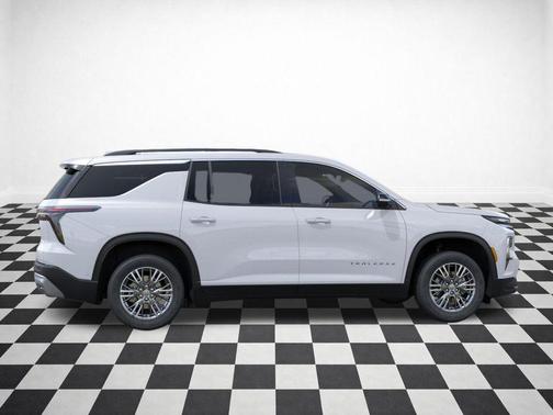 Summit White 2026 Chevrolet Traverse LT