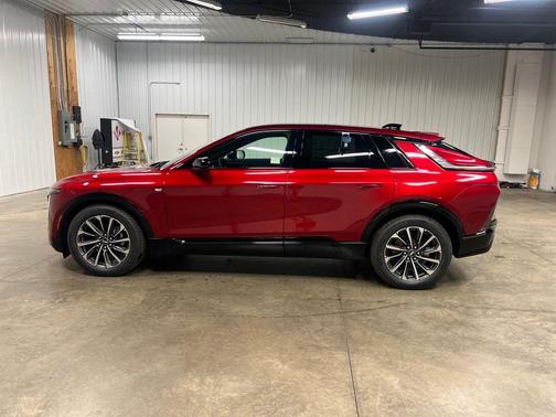 2026 Cadillac LYRIQ Premium Sport