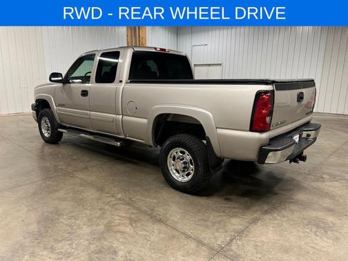 2004 Chevrolet Silverado 2500 LS H/D Extended Cab