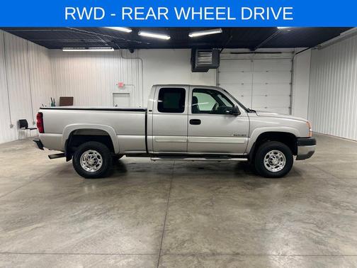 2004 Chevrolet Silverado 2500 LS H/D Extended Cab