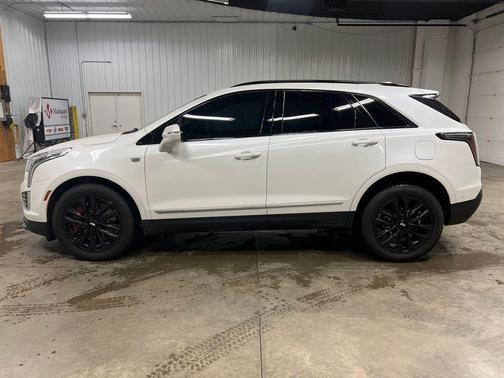 Crystal White Tricoat 2023 Cadillac XT5 Sport